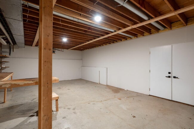 Building Photo - 2301 Grant Ln
