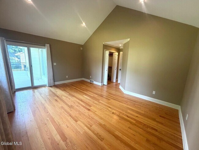 Building Photo - 53 Huntleigh Dr
