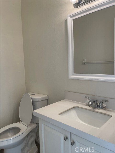 Building Photo - 760 N Adele St