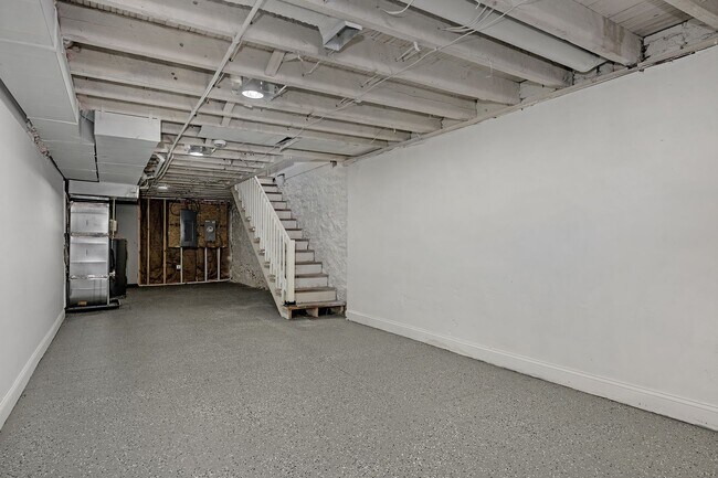 Building Photo - Beautiful Newly Renovated 3 Bedroom with a Large Basement For Rent in Mill Hill District of Balti...