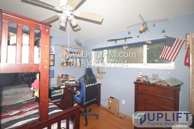 Building Photo - 2655 Chauncey Dr