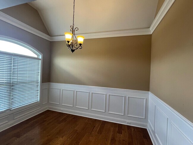 Building Photo - 1568 Sweet Clover Pk