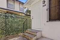 Building Photo - 218 SW 6th Ave