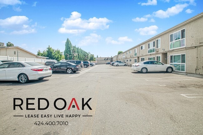 Building Photo - 7350 Hazeltine Ave