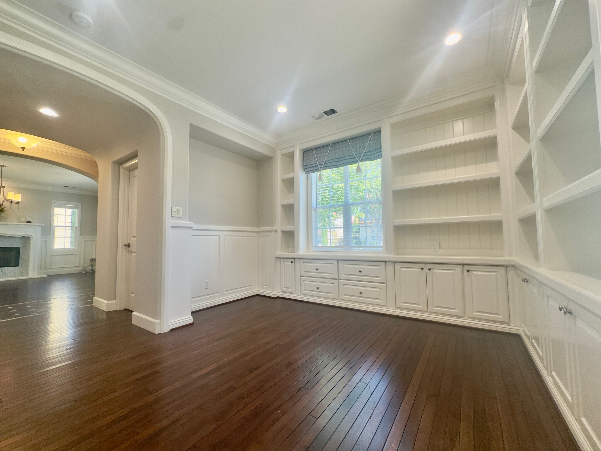 Building Photo - 1049 S Wedgewood Rd