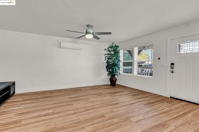 Building Photo - 507 Maple St