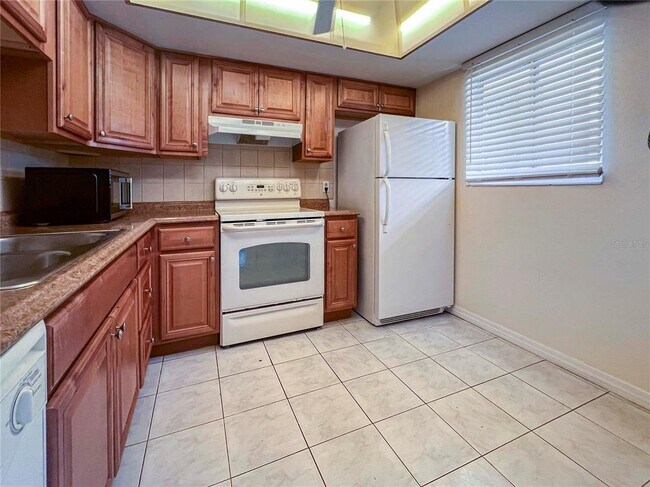Building Photo - 3500 S Beneva Rd