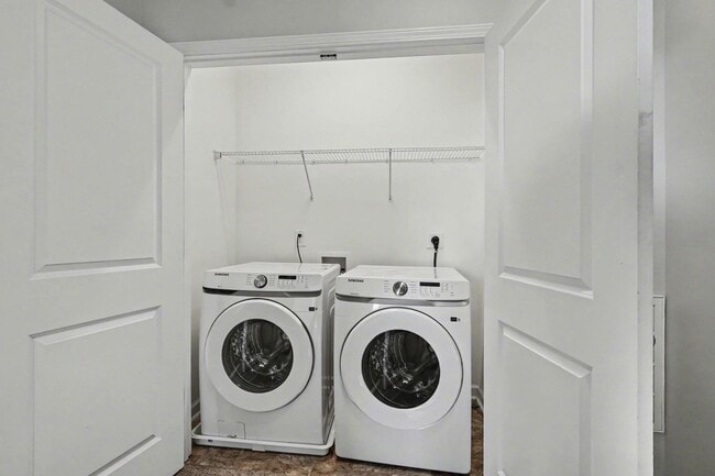 Building Photo - Spacious 4BR Holly Springs | Modern Layout | Prime Location Near Downtown & 540