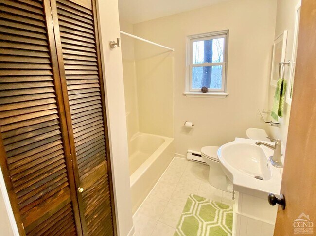 Building Photo - 62 Mahican Manor