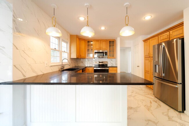 Building Photo - Fabulous Home in Aquia Harbor