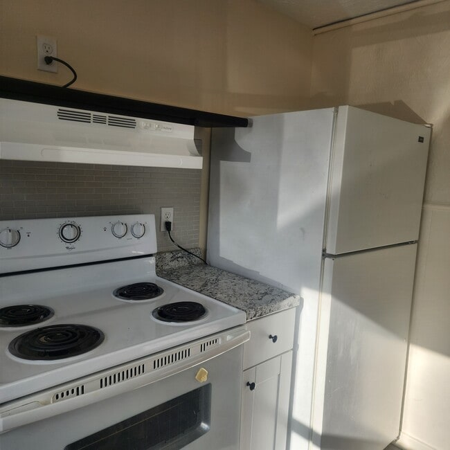 Building Photo - 2213 Lehman St