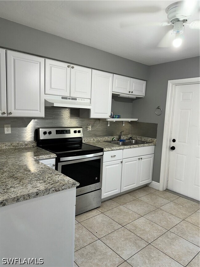 Building Photo - 334 Cape Coral Pkwy W