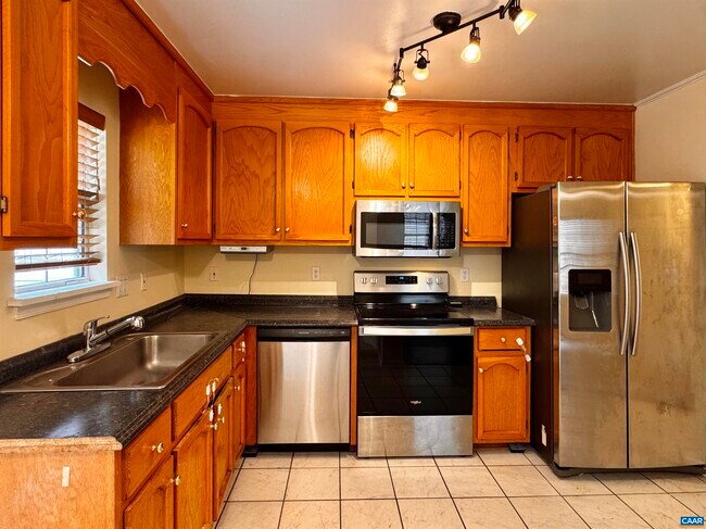 Building Photo - 4644 Briarwood Dr