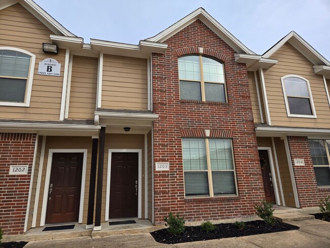 Primary Photo - College Station - 2 bed - 2 1/2 bath Townh...