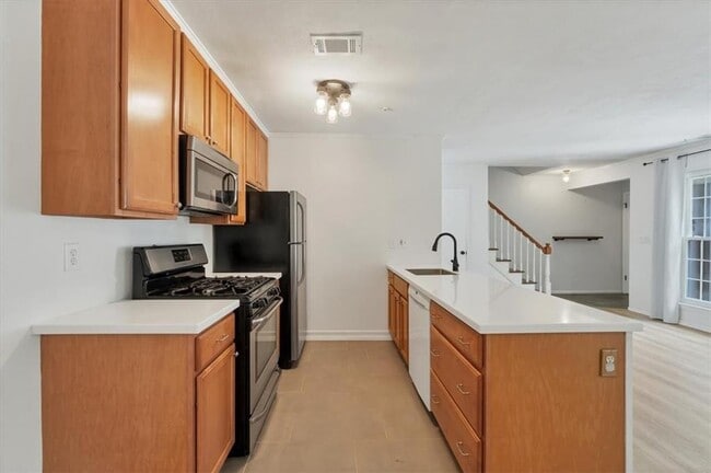 Building Photo - 48 Homestead Village Dr