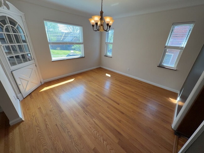 Building Photo - 4125 Pillars Dr