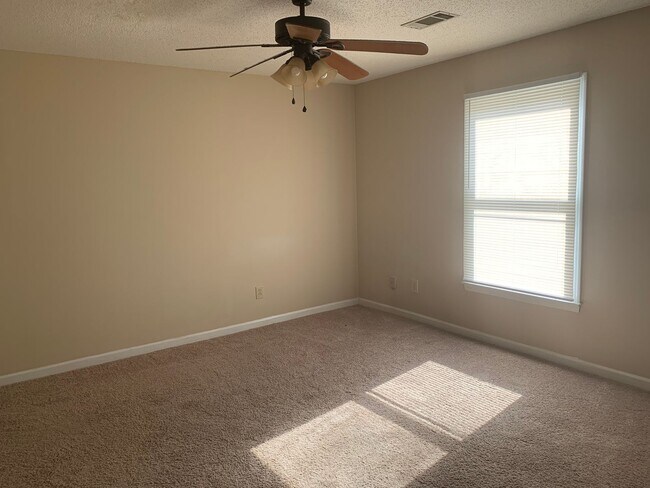 Building Photo - Courtyard Condominiums 14 & 16