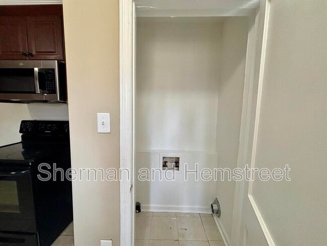 Building Photo - 2225 Bandler Rd