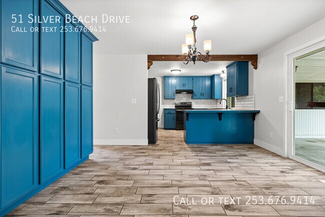 Building Photo - 51 Silver Beach Dr