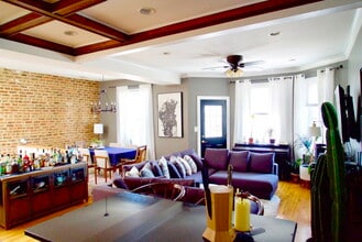 Building Photo - 1010 N Kedzie Ave