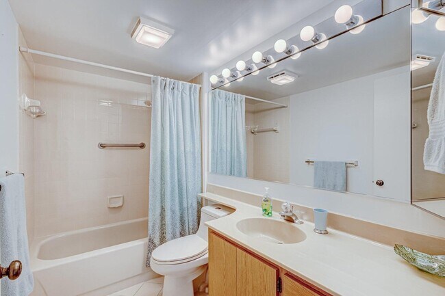 Building Photo - 601 S Seas Dr