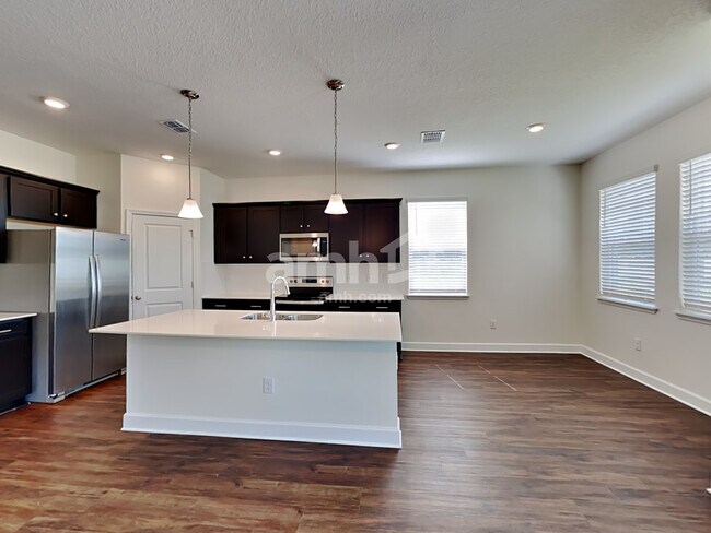 Building Photo - 1135 Walden Pond Dr