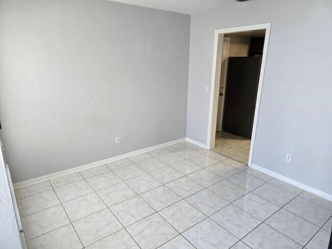Building Photo - Live the Florida Lifestyle – Turnkey 2BR H...