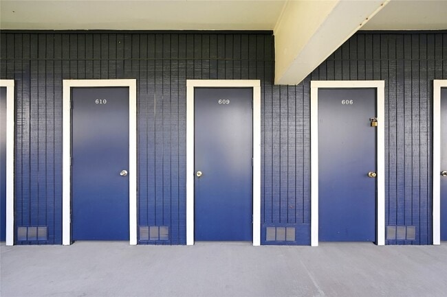 Building Photo - 18511 Egret Bay Blvd