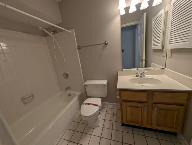 Building Photo - Pristine 2BD/2BA Condo in Southpark!