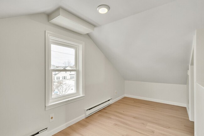 Building Photo - 19 Fairview Ave