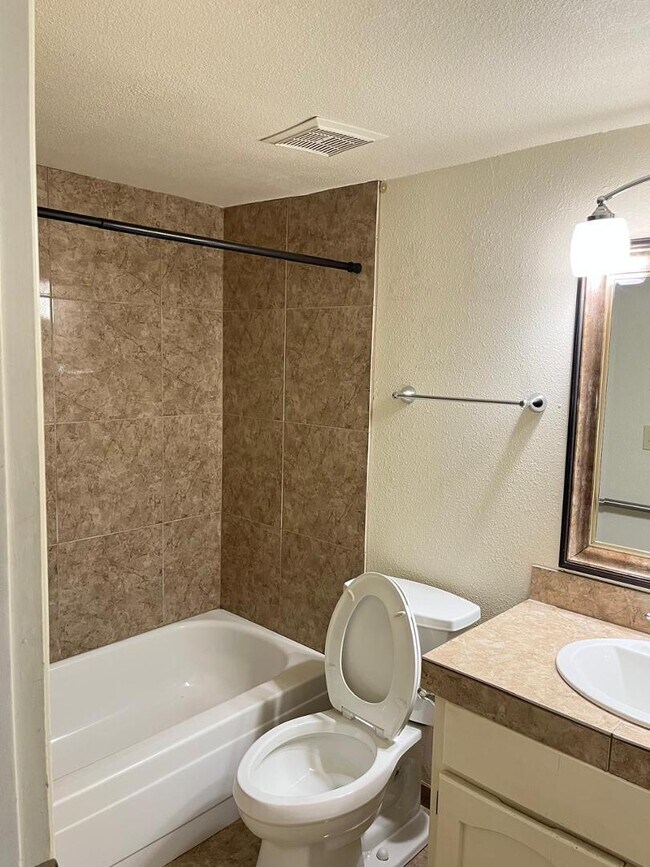 Building Photo - 3119 W Cochise Dr