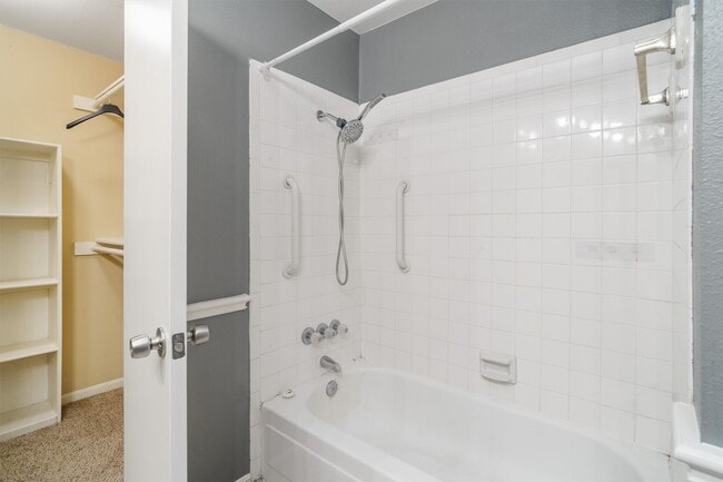 Building Photo - 16212 Seahorse Dr