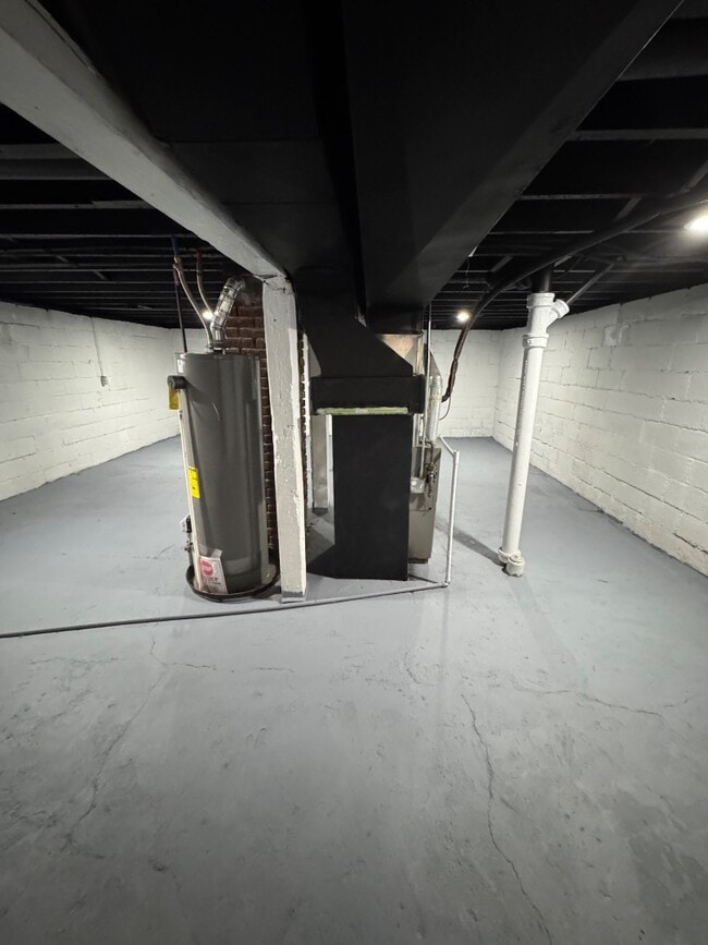 Building Photo - 4235 Vermont St