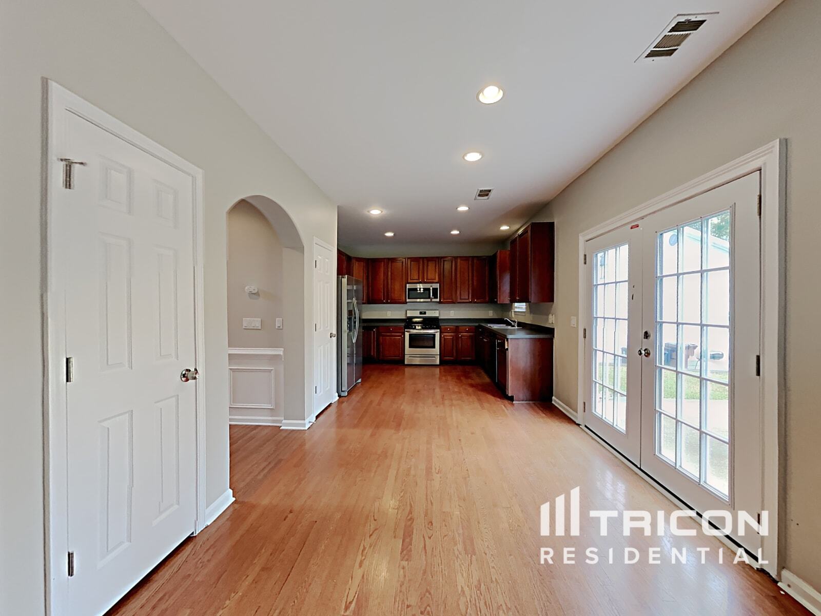 Building Photo - 7751 Parkside Dr