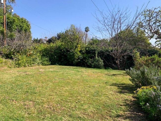 Building Photo - Gorgeous & Updated 3 bed Storybook Spanish House in Silverlake w/Views!