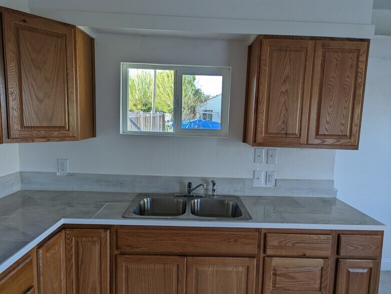 new sink - 11200 CA-99