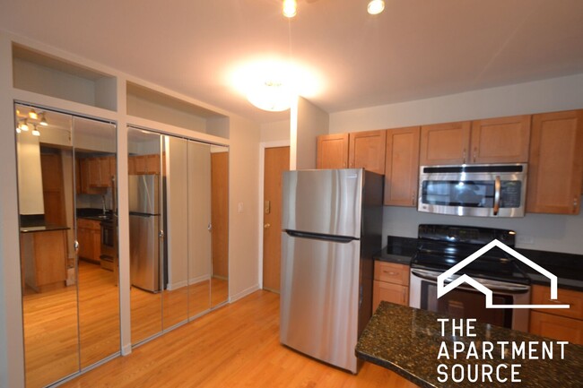 Building Photo - 4180 N Marine Dr