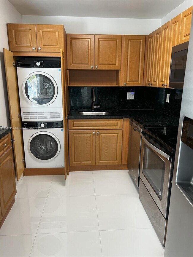 Building Photo - 9445 SW 76th St