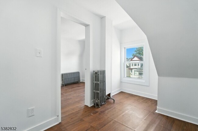 Building Photo - 178 N 16th St
