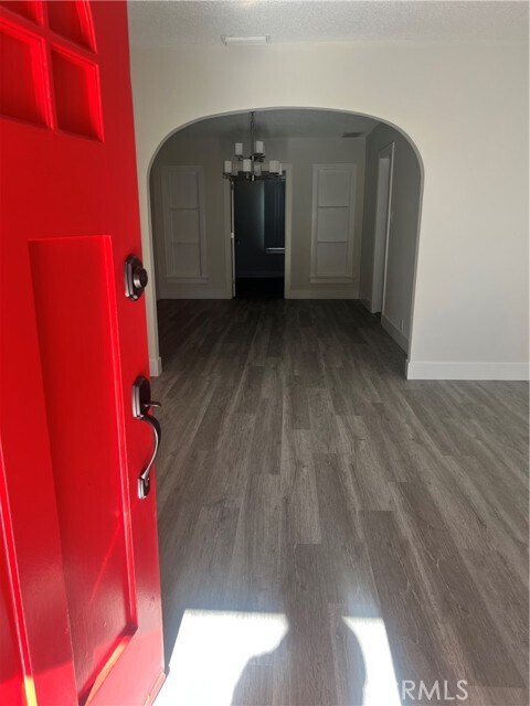 Building Photo - 635 Palm Dr