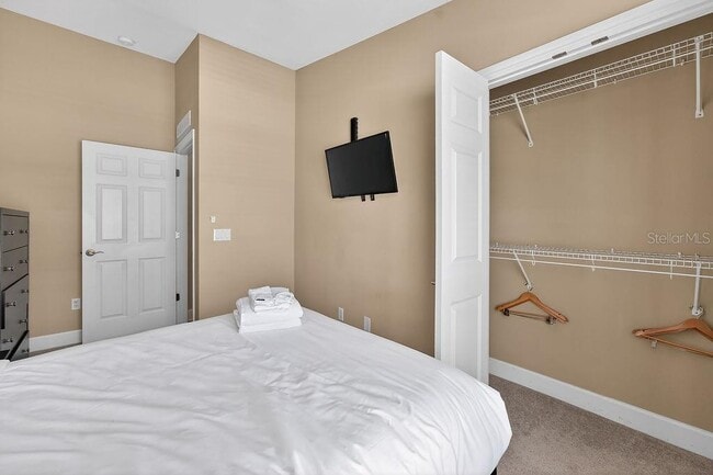 Building Photo - 14525 Damai Ln