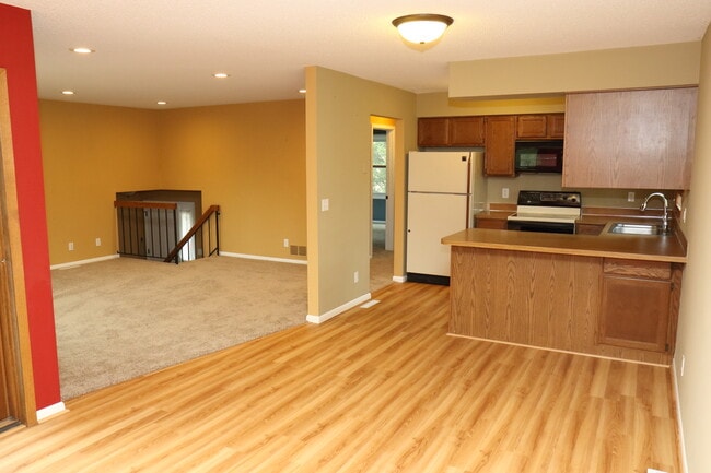 Dining / Kitchen - 7096 Stratford Rd