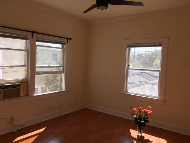 Bedroom - 507 N Norton Ave