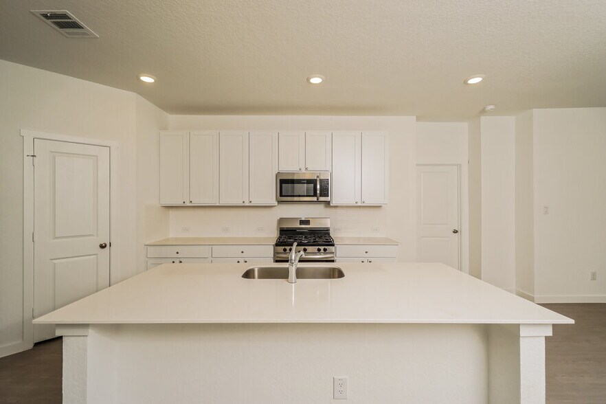 Building Photo - 538 Kayden Ct