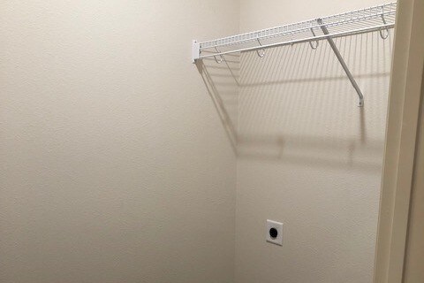 Building Photo - 705 S Evergreen St