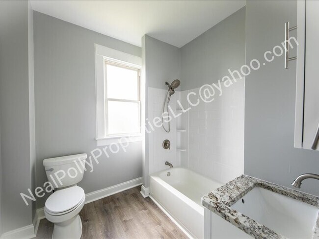 Building Photo - 1795 Kahn Avenue