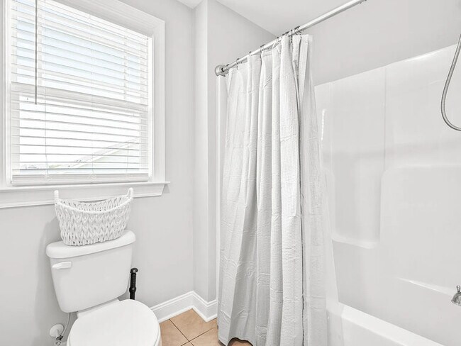 Building Photo - Lease OR Lease to Own