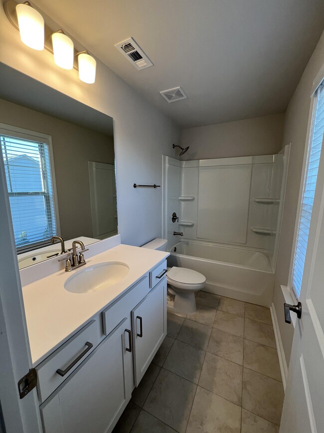 Building Photo - 2267 Graywell Ln