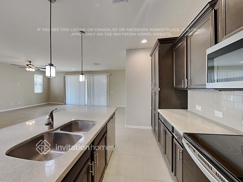 Building Photo - 18210 W Carlota Ln