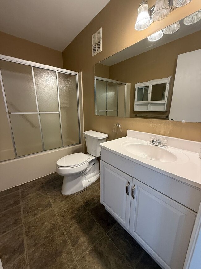 Building Photo - CONCORD VILLAGE 1/1 SPACIOUS 820 SF CONDO